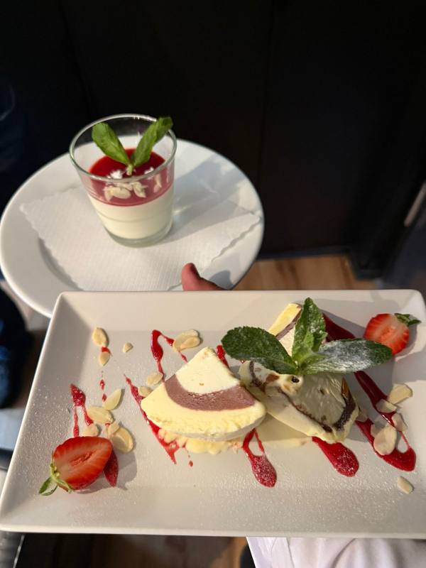 Panna Cotta mit Beerensauce